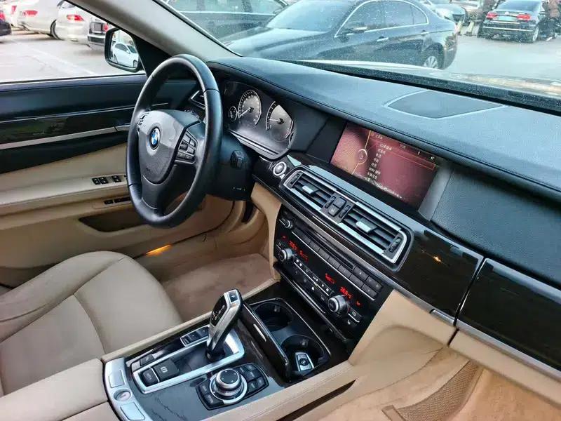 BMW 7 Series 2009 740Li Leading Edition — миниатюра 16