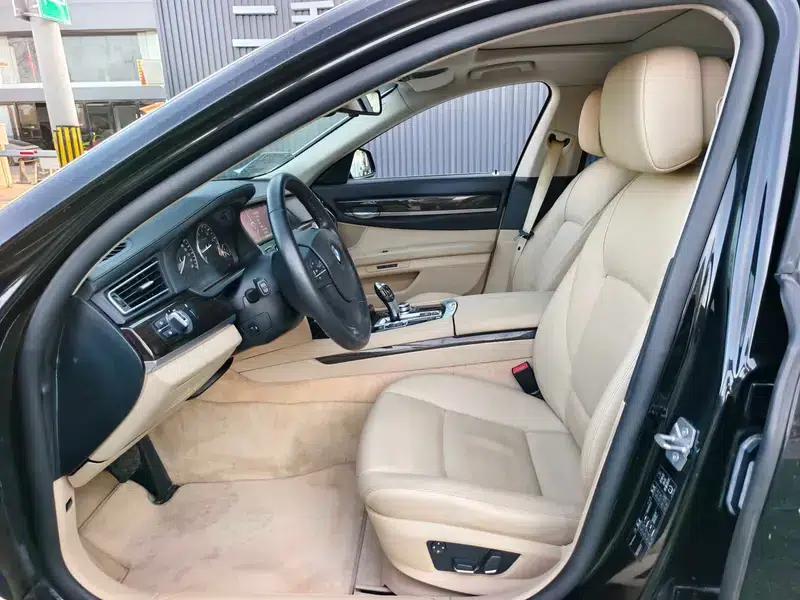 BMW 7 Series 2009 740Li Leading Edition — миниатюра 17