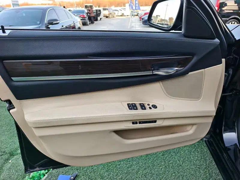 BMW 7 Series 2009 740Li Leading Edition — миниатюра 20
