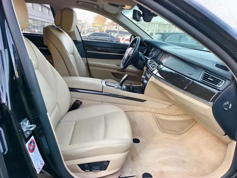 BMW 7 Series 2009 740Li Leading Edition — миниатюра 23
