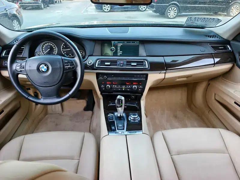 BMW 7 Series 2009 740Li Leading Edition — миниатюра 10