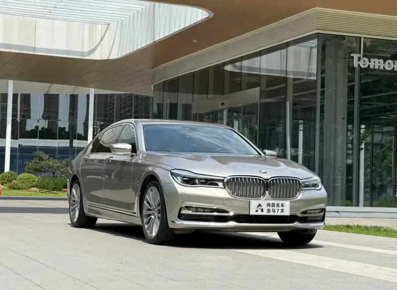 2018 BMW 7 Series 740Li Leading Model, Excellence Package — миниатюра 3