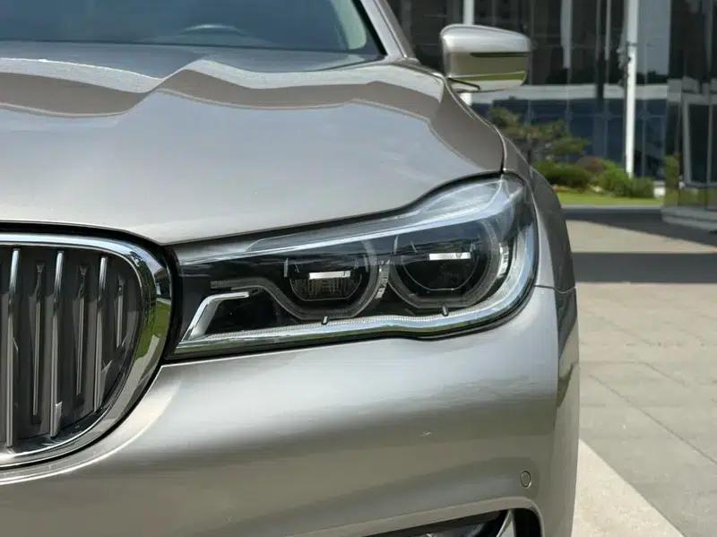 2018 BMW 7 Series 740Li Leading Model, Excellence Package — миниатюра 8