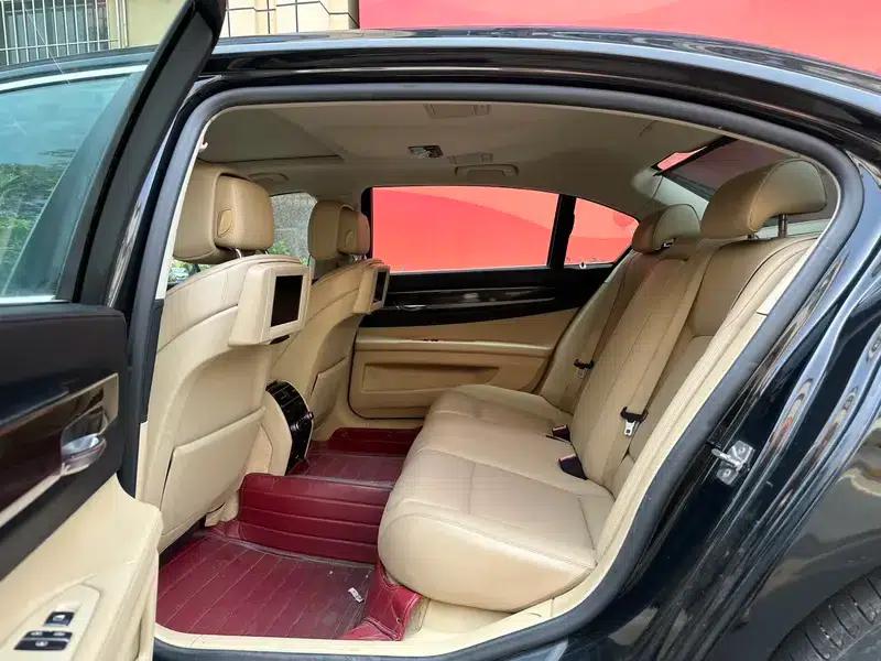 2011 BMW 7 Series 740Li Standard Edition — миниатюра 11