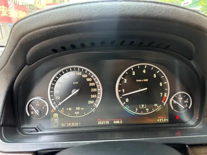 2011 BMW 7 Series 740Li Standard Edition — миниатюра 6