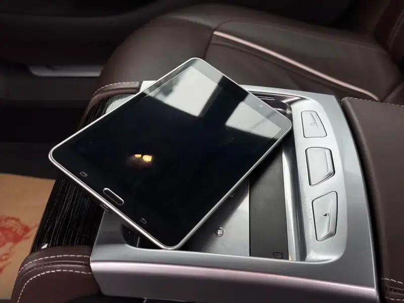 2021 BMW 7 Series 730Li M Sport Package — миниатюра 15