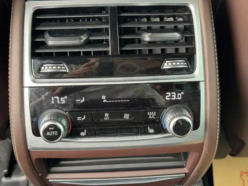 2021 BMW 7 Series 730Li M Sport Package — миниатюра 9