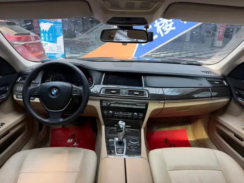 BMW 7 Series 2014 730Li Luxury Edition — миниатюра 7