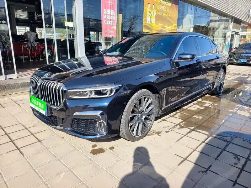 2021 BMW 7 Series 740Li Leading Edition M Sport Package — миниатюра 1