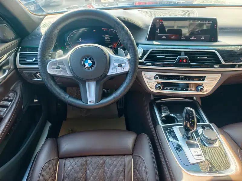 2021 BMW 7 Series 740Li Leading Edition M Sport Package — миниатюра 17