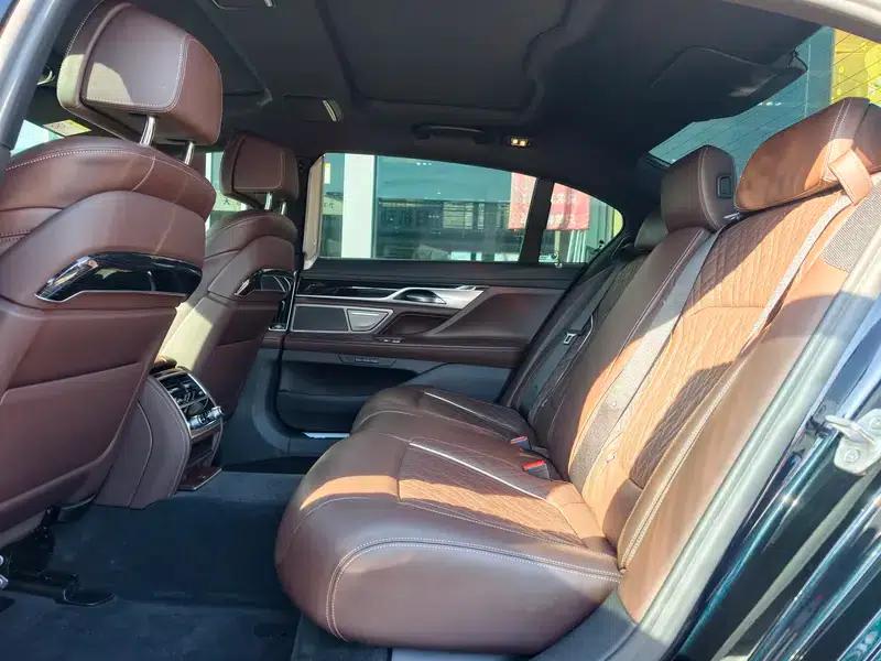2021 BMW 7 Series 740Li Leading Edition M Sport Package — миниатюра 25