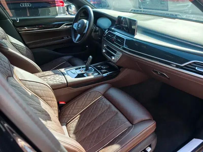 2021 BMW 7 Series 740Li Leading Edition M Sport Package — миниатюра 27