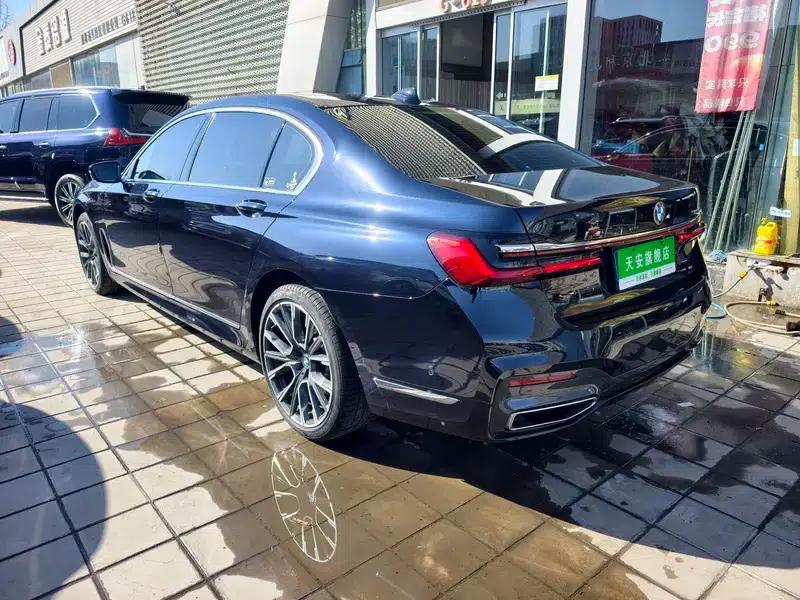 2021 BMW 7 Series 740Li Leading Edition M Sport Package — миниатюра 4