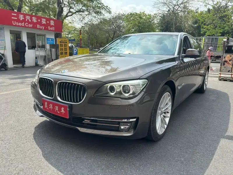 BMW 7 Series 2014 730Li Luxury Edition — миниатюра 1