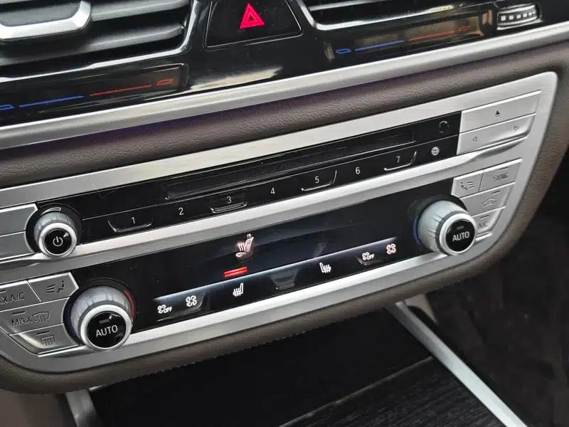 2018 BMW 7 Series 730Li Leading Edition M Sport Package — миниатюра 14