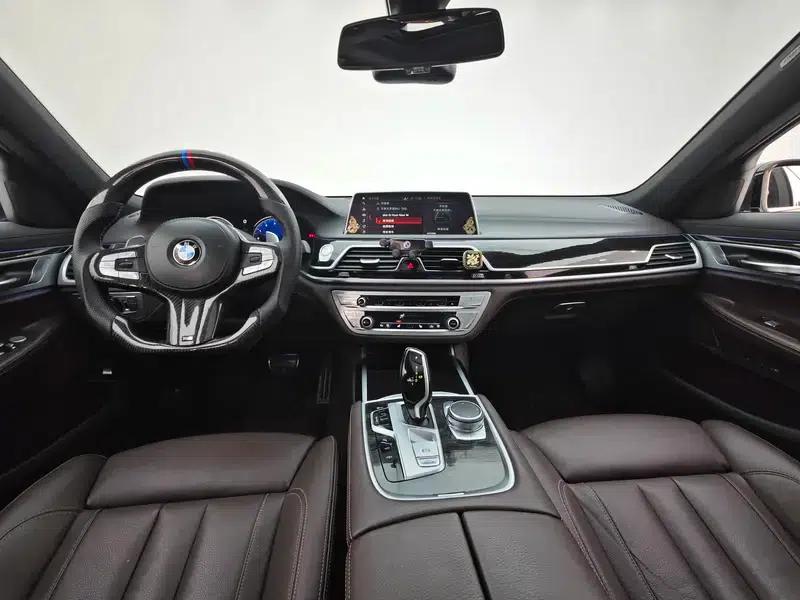 2018 BMW 7 Series 730Li Leading Edition M Sport Package — миниатюра 16