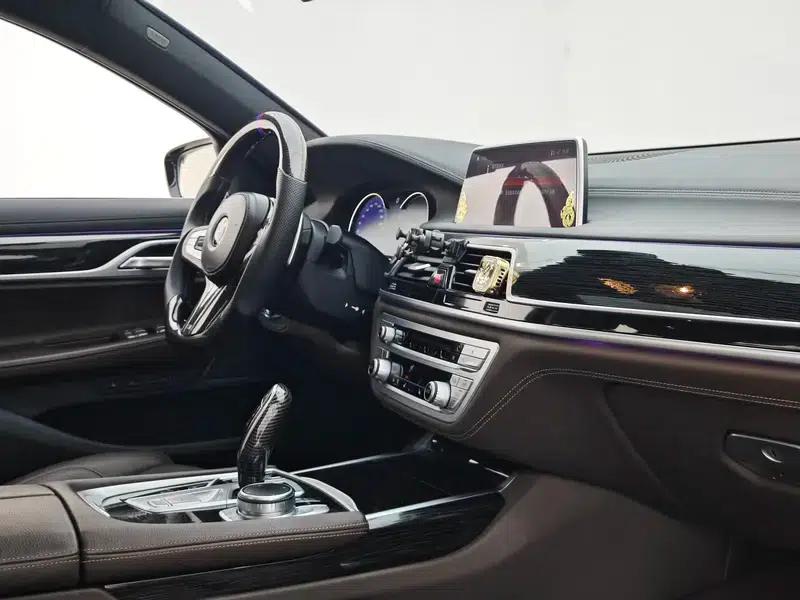 2018 BMW 7 Series 730Li Leading Edition M Sport Package — миниатюра 20