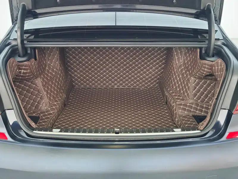 2018 BMW 7 Series 730Li Leading Edition M Sport Package — миниатюра 26