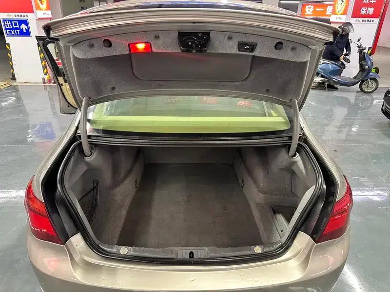 BMW 7 Series 2013 730Li Leading Edition — миниатюра 15