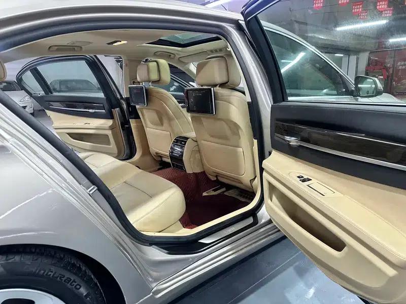BMW 7 Series 2013 730Li Leading Edition — миниатюра 16