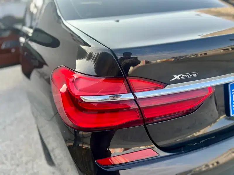 2018 BMW 7 Series 740Li xDrive Luxury M Sport Package — миниатюра 9