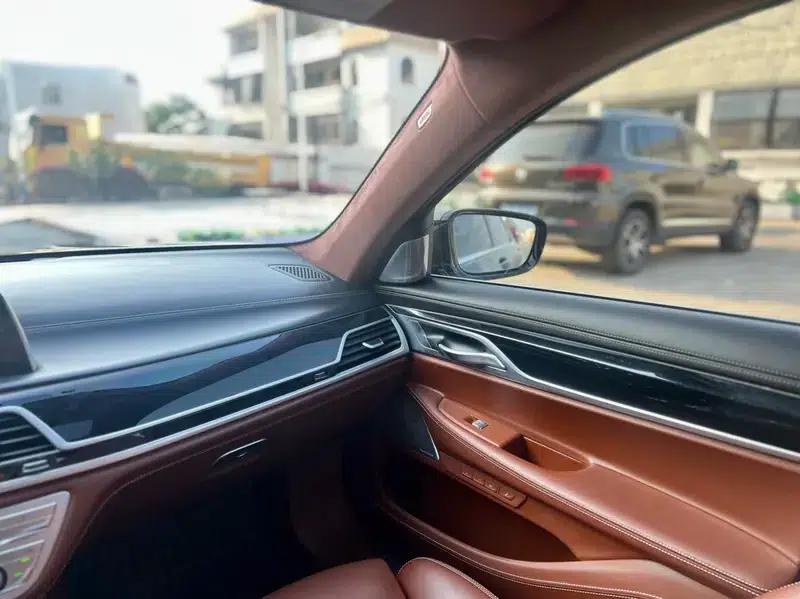 2018 BMW 7 Series 740Li xDrive Luxury M Sport Package — миниатюра 10