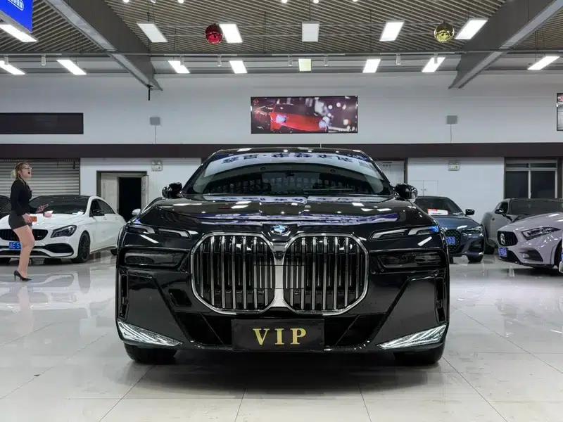 2023 BMW 7 Series 735Li Luxury Package — миниатюра 2