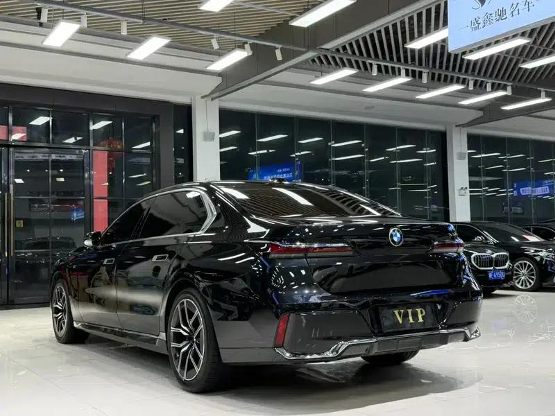 2023 BMW 7 Series 735Li Luxury Package — миниатюра 4