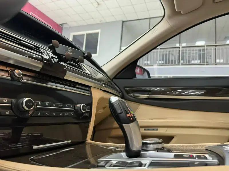 2013 BMW 7 Series 740Li Leading Edition — миниатюра 5