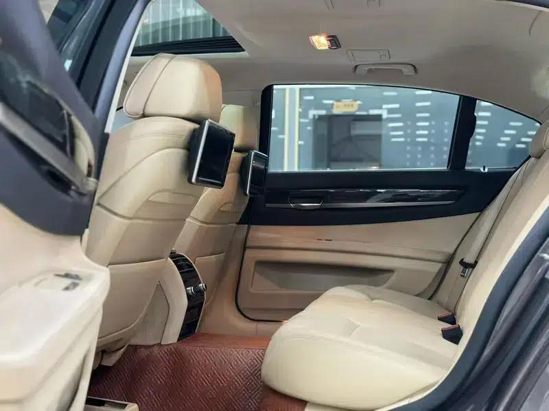 2013 BMW 7 Series 740Li Leading Edition — миниатюра 9