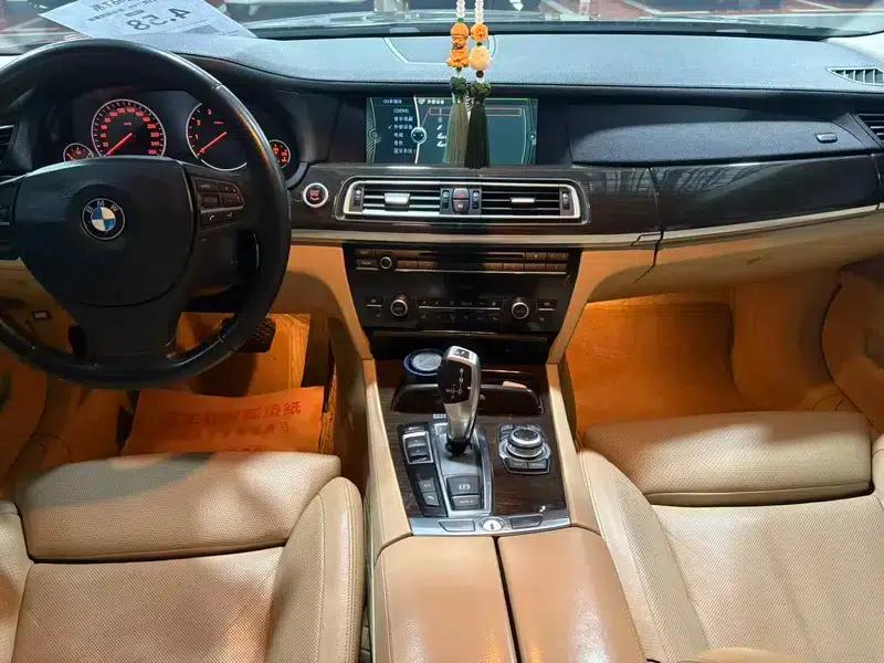 2011 BMW 7 Series 740Li Standard Edition — миниатюра 8