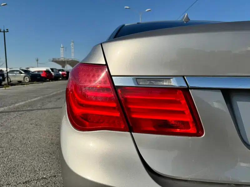 BMW 7 Series 2009 740Li Leading Edition — миниатюра 8