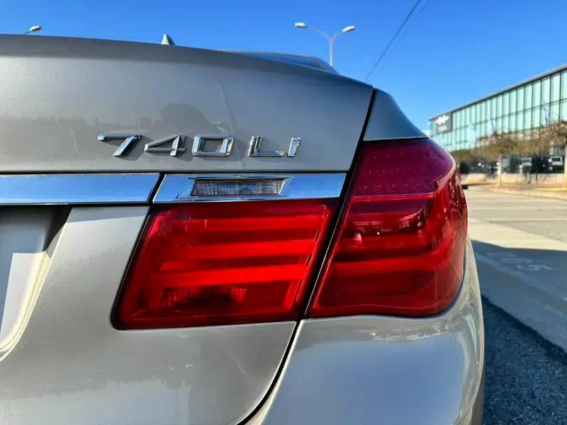BMW 7 Series 2009 740Li Leading Edition — миниатюра 9