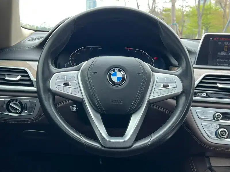 2019 BMW 7 Series 740Li Luxury Package — миниатюра 13