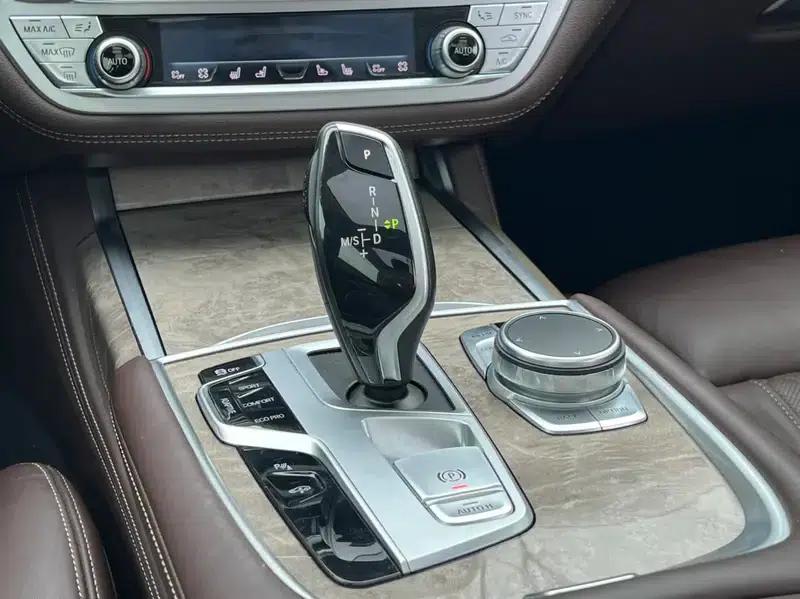 2019 BMW 7 Series 740Li Luxury Package — миниатюра 14