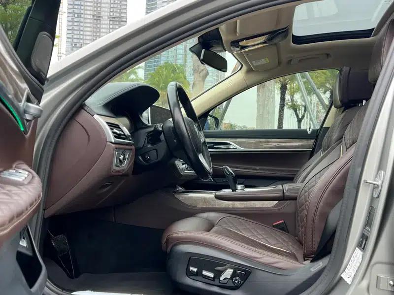 2019 BMW 7 Series 740Li Luxury Package — миниатюра 15