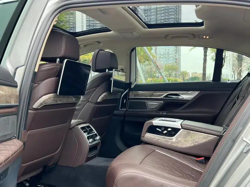 2019 BMW 7 Series 740Li Luxury Package — миниатюра 16
