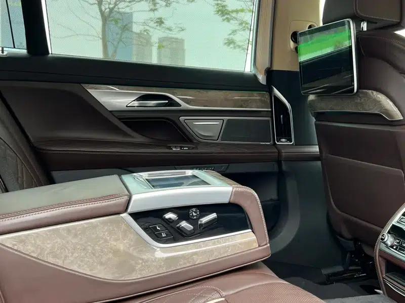 2019 BMW 7 Series 740Li Luxury Package — миниатюра 8