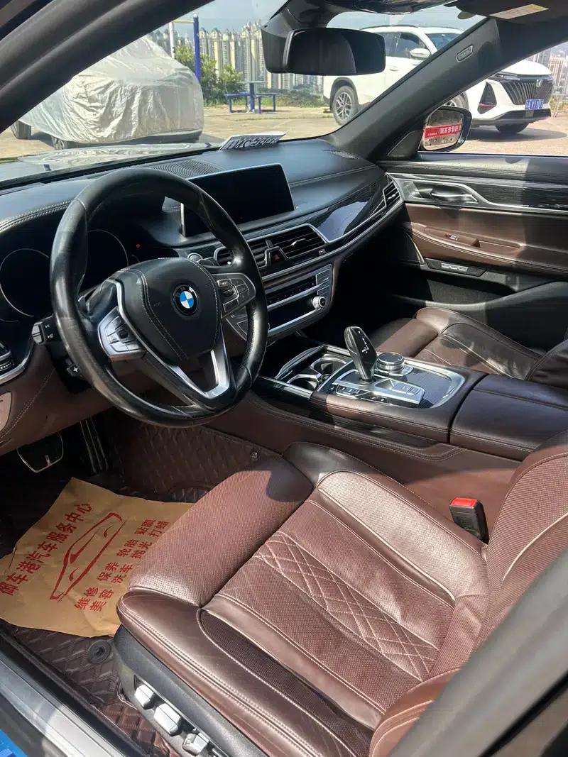 2018 BMW 7 Series 740Li Leading Edition M Sport Package — миниатюра 11