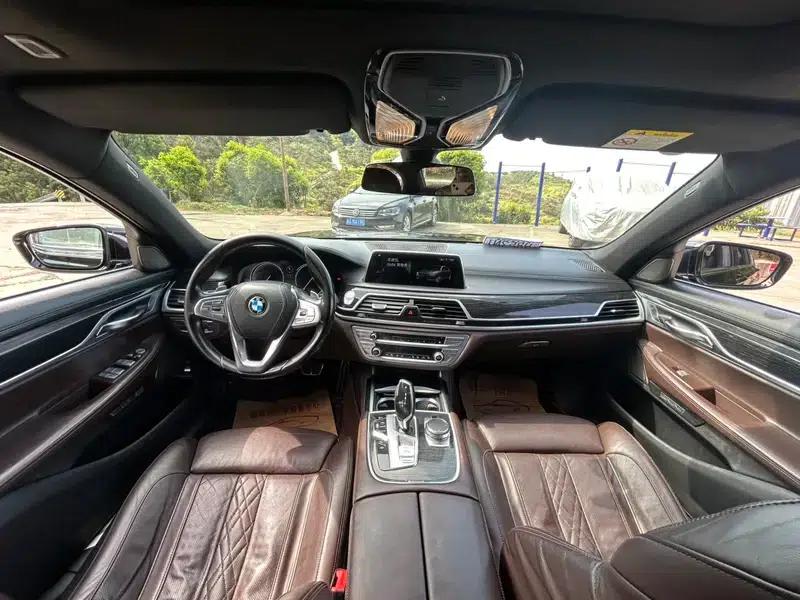 2018 BMW 7 Series 740Li Leading Edition M Sport Package — миниатюра 10