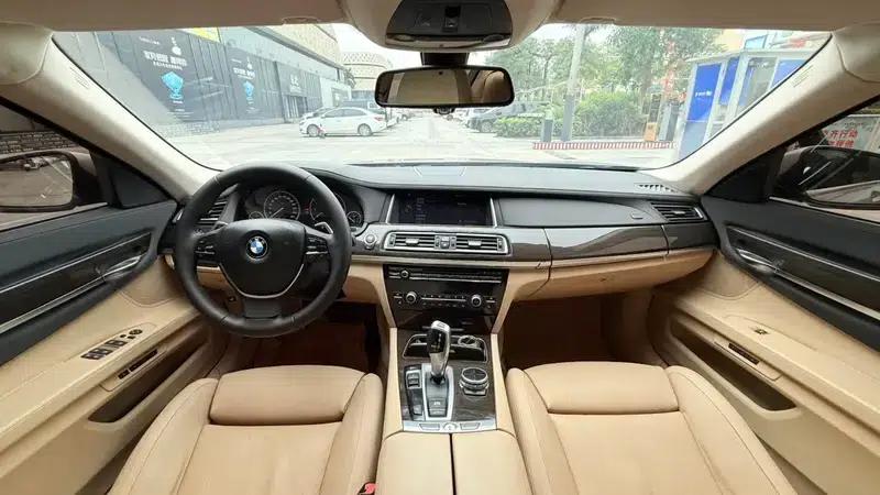 2013 BMW 7 Series 740Li Leading Edition — миниатюра 10