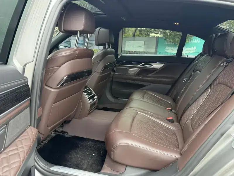 2019 BMW 7 Series Facelift 740Li Leading Edition M Sport Package — миниатюра 12