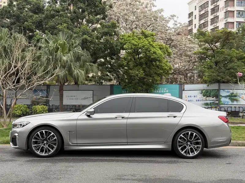 2019 BMW 7 Series Facelift 740Li Leading Edition M Sport Package — миниатюра 4