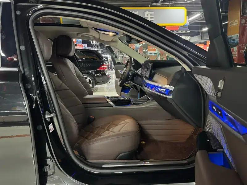 2023 BMW 7 Series 735Li M Sport Package — миниатюра 20