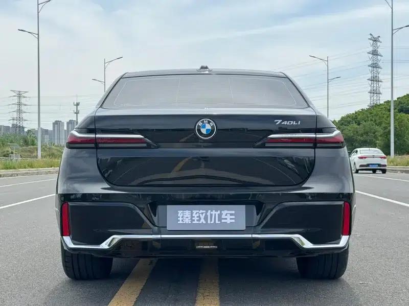 2023 BMW 7 Series 735Li M Sport Package — миниатюра 6