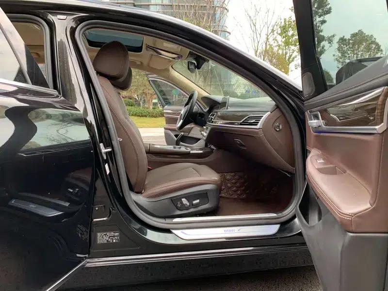 2021 BMW 7 Series 730Li Luxury Package — миниатюра 12