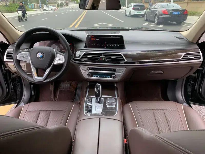 2021 BMW 7 Series 730Li Luxury Package — миниатюра 17