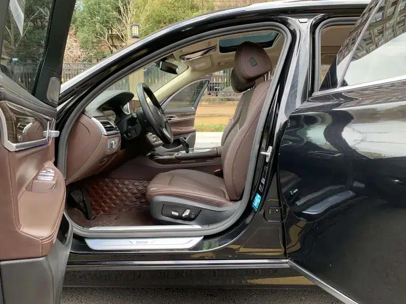 2021 BMW 7 Series 730Li Luxury Package — миниатюра 20