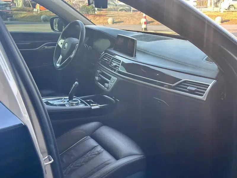 2019 BMW 7 Series 730Li Luxury Package — миниатюра 11