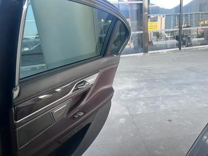 2019 BMW 7 Series 730Li Luxury Package — миниатюра 13